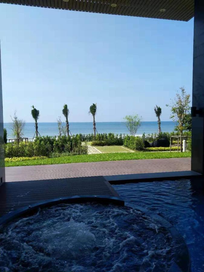 Beachfront Executive Studio Mae Phim Rayong Exterior foto
