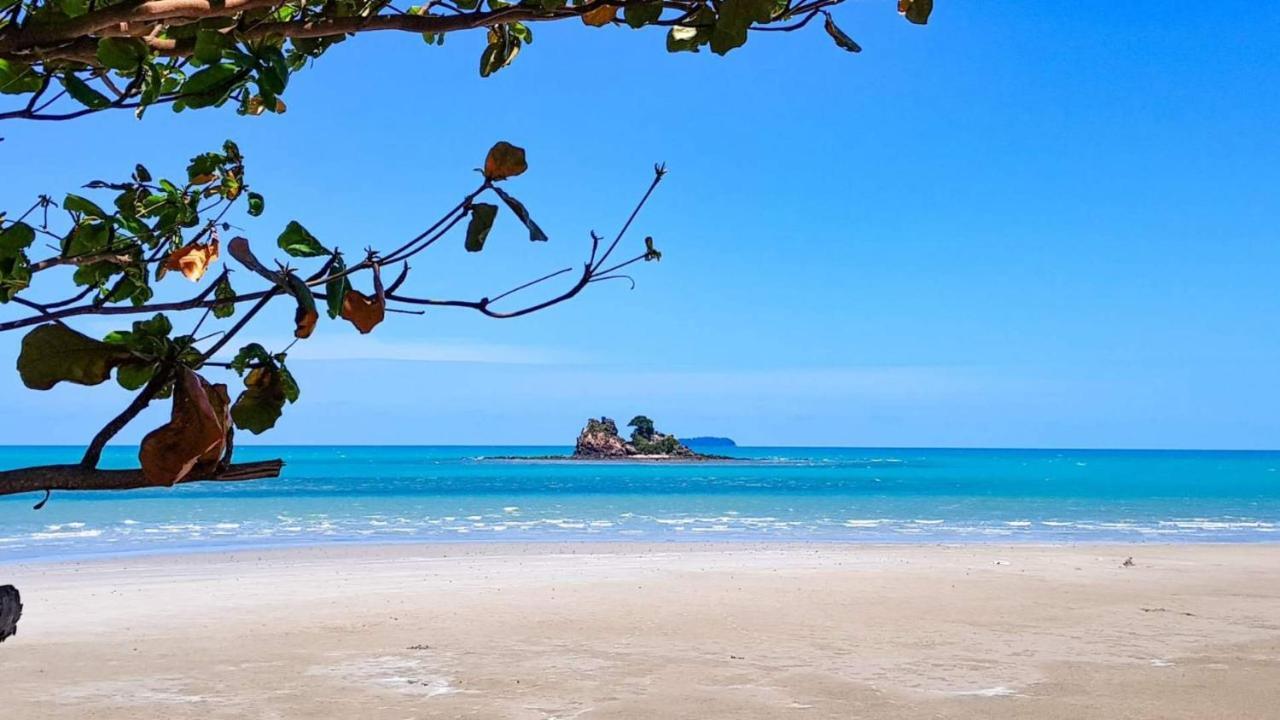Beachfront Executive Studio Mae Phim Rayong Exterior foto