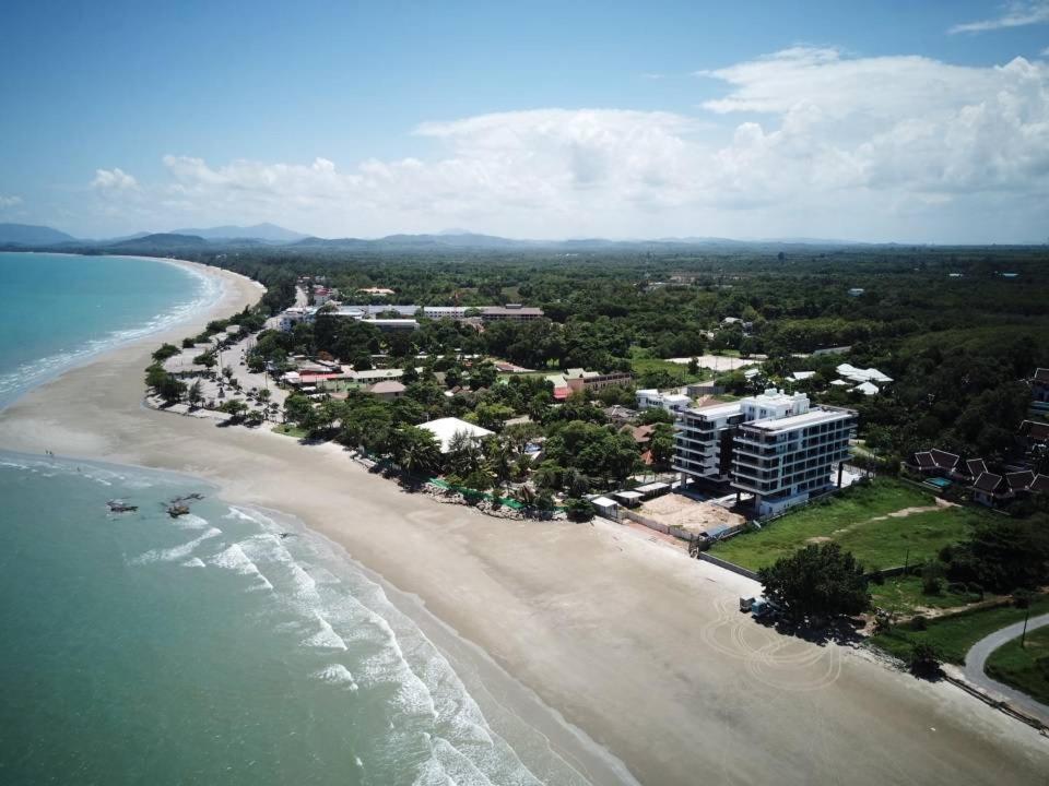 Beachfront Executive Studio Mae Phim Rayong Exterior foto